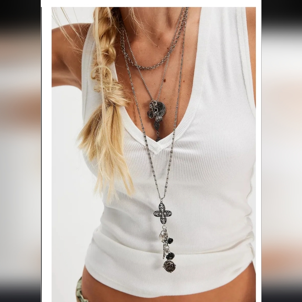 NWT Free People Luelle Layer Necklace~ Silver